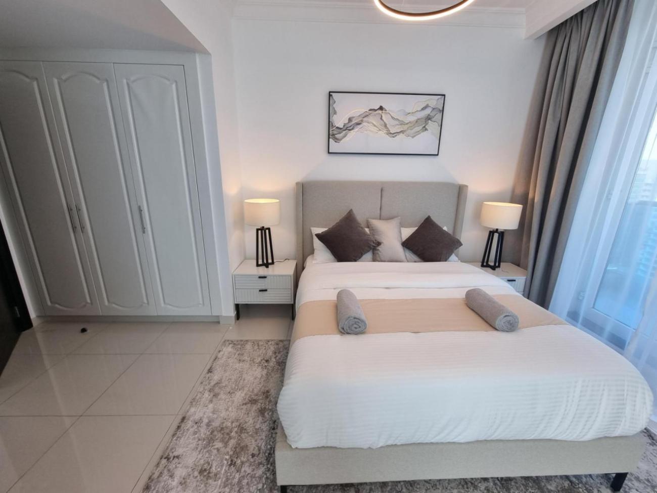 Majestic Tower Apartment Dubai