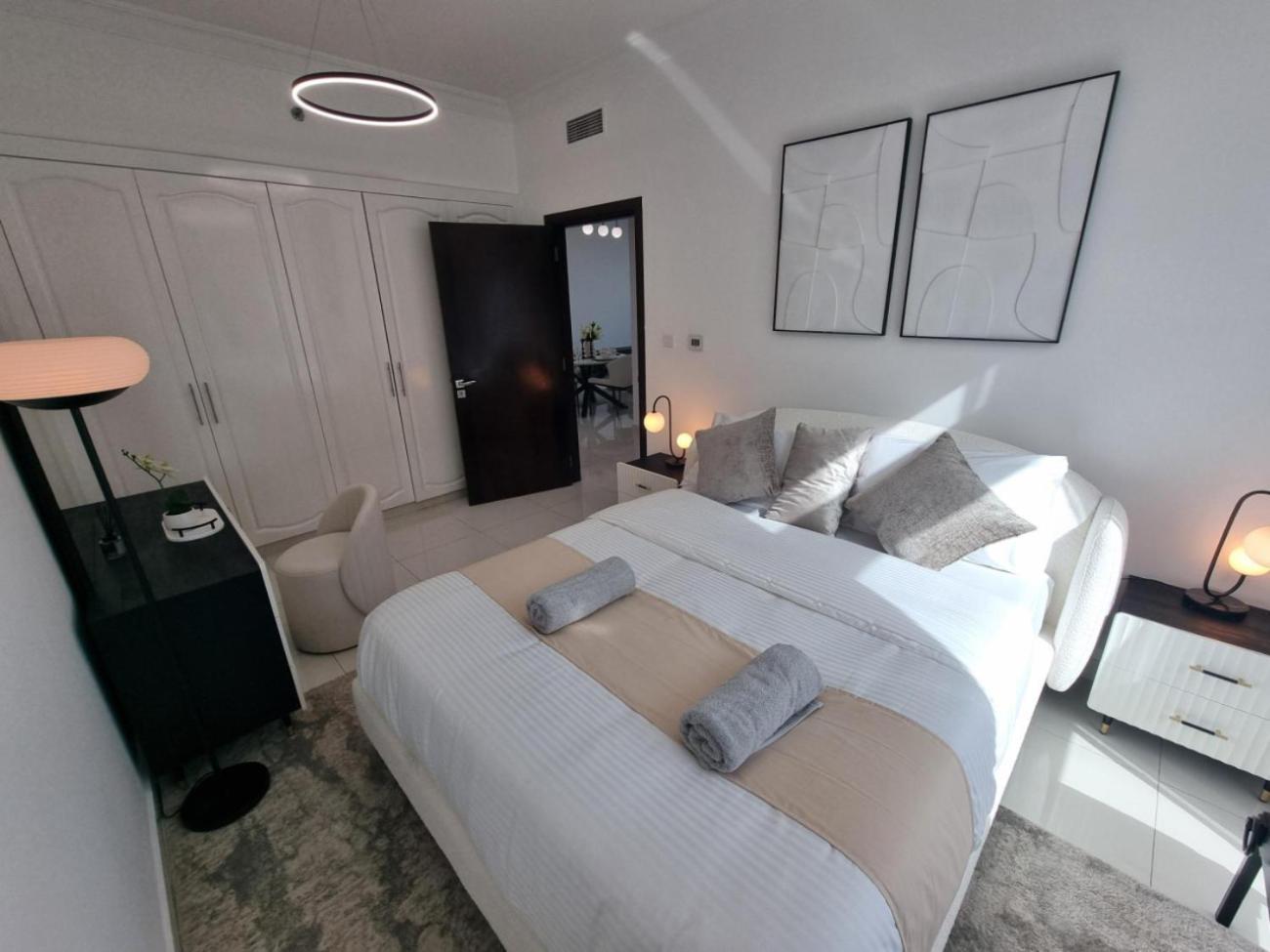 Majestic Tower Apartment