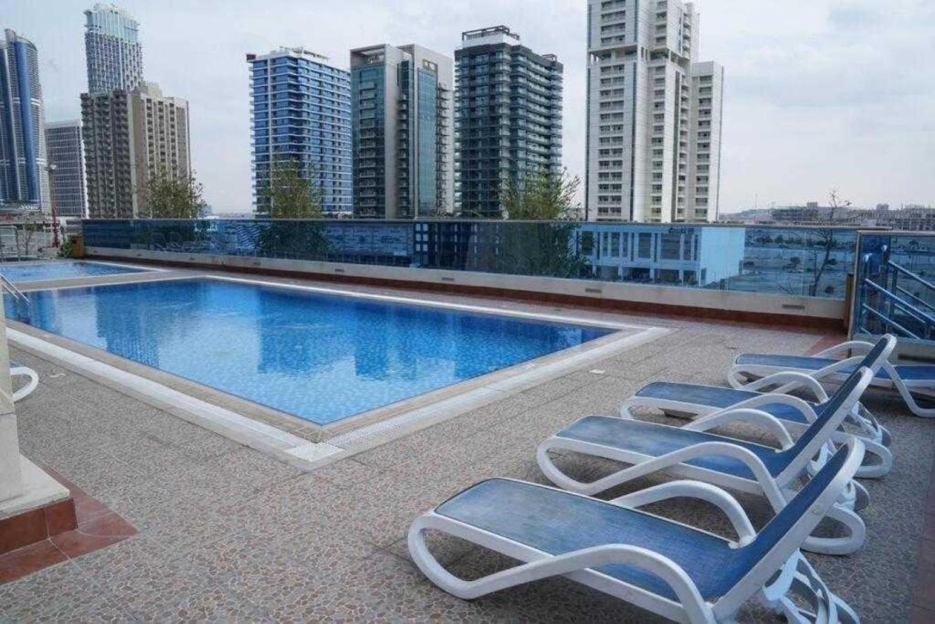 Majestic Tower Apartment *
