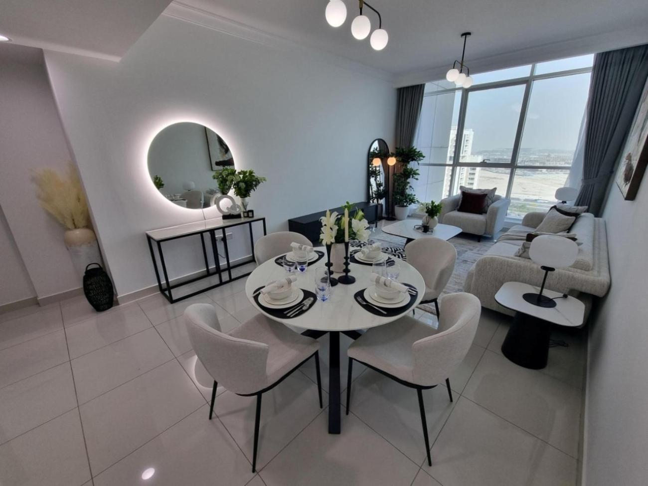 Majestic Tower Apartment Dubai